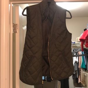 Old Navy green quilted vest